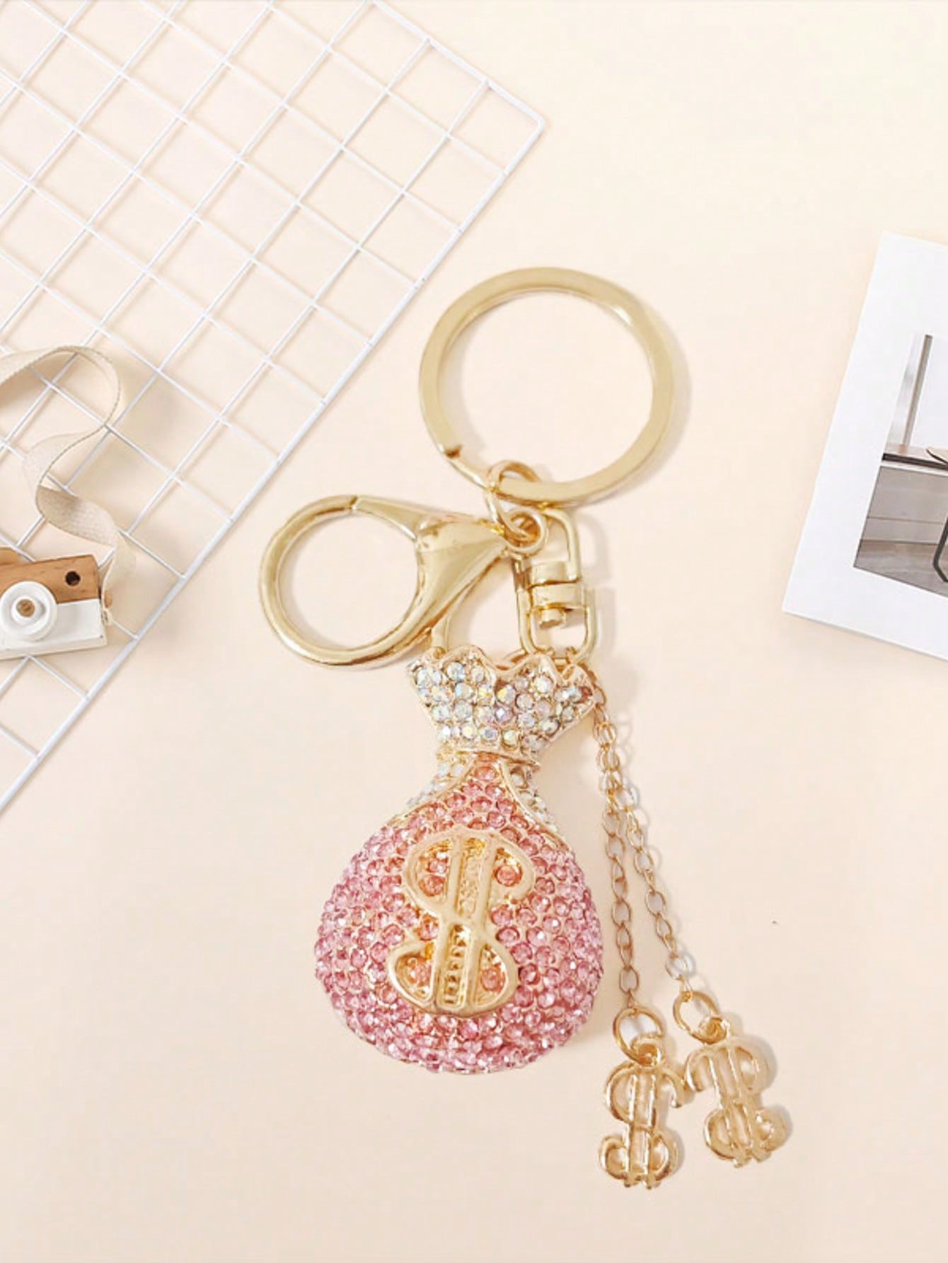 1pc Creative Gift Crystal Mone – Car Accessories For Women Bewertung und Preis